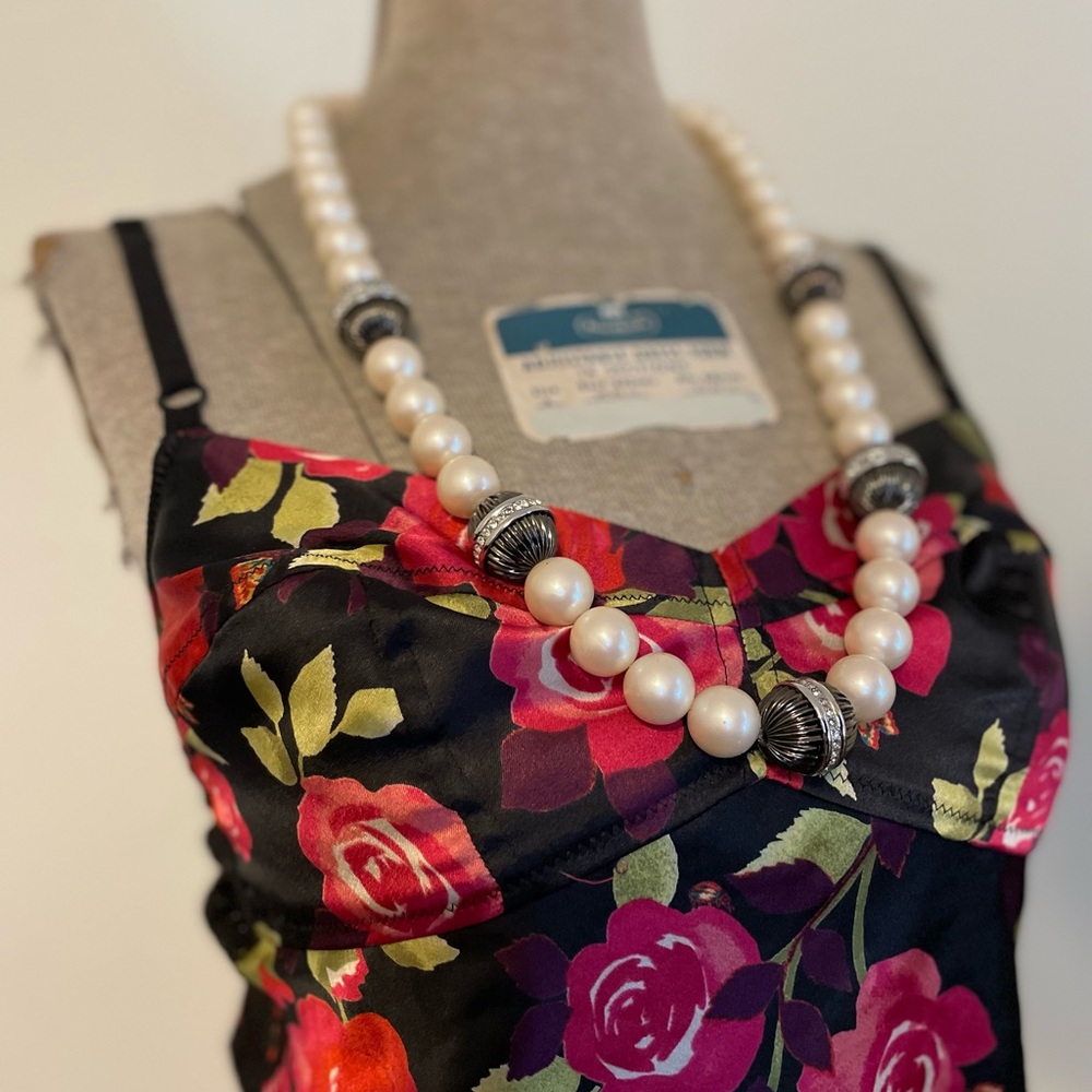 Vintage Givenchy Pearl Crystal Necklace - Picture 5 of 15